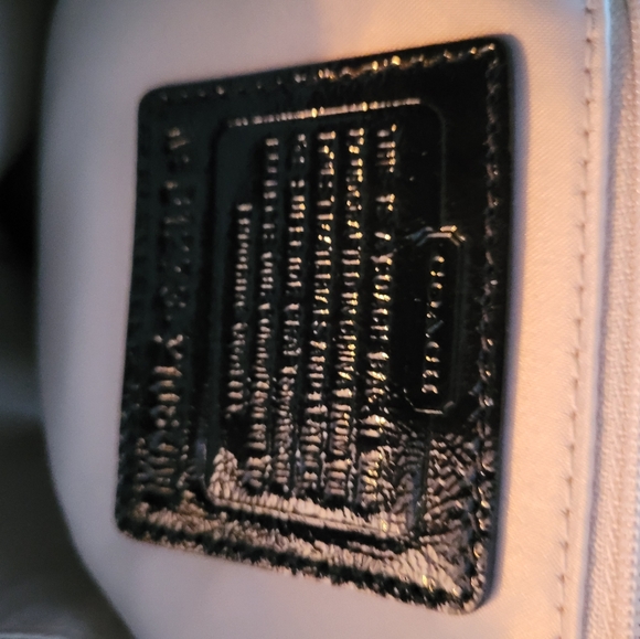 Coach - Picture 5 of 5